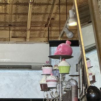 NoRA Cupcake Company - Inside - Cupcakes Near Me - Middletown, Connecticut