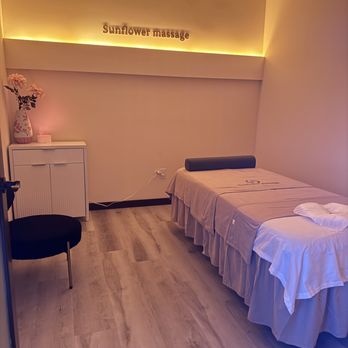 Sunflower Massage - Massage room - Massage Near Me - Lone Tree, Colorado Sunflower Massage - Massage room - Massage Near Me - Lone Tree, Colorado