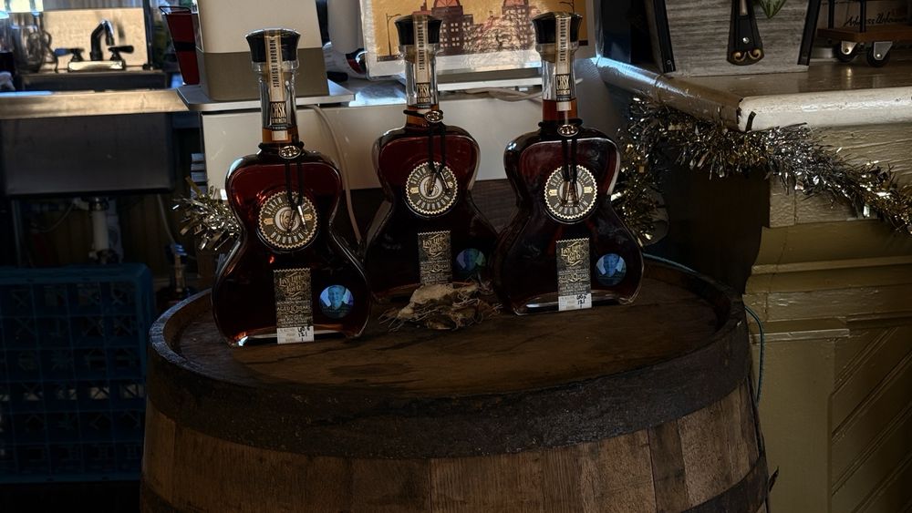 Dime Box Distillery Logo