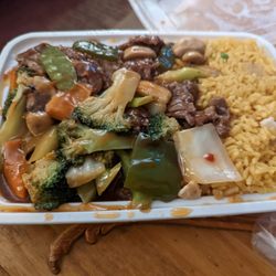 China Garden - Beef in garlic sauce with fried rice