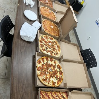 Big Apple Pizza - Good pizza and awesome staff come check out the grandma pie it's really good . - Pizza Near Me - Kenilworth, New Jersey