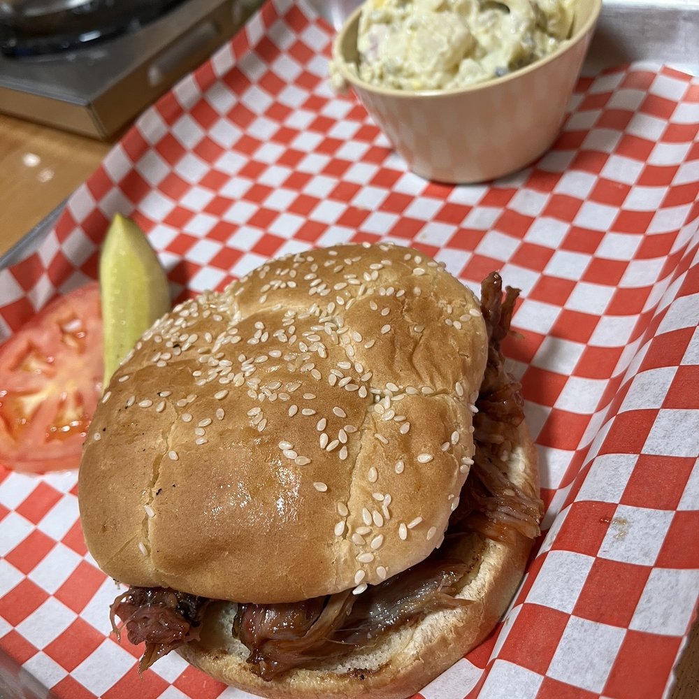 Pulled pork sandwich