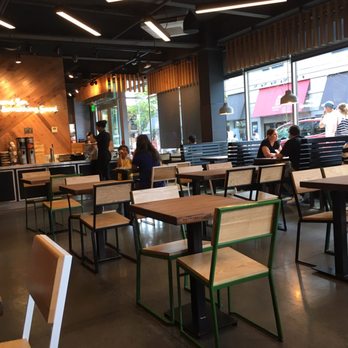 Shake Shack Thayer Street - The best time to eat here is right when it opens bc it's the only time I've seen it clean - Fast Food Near Me - Providence, Rhode Island