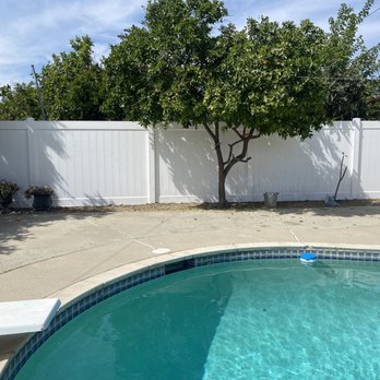 Ergeon - Vinyl gate - Fences & Gates Near Me - Los Angeles, California