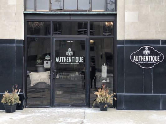 Authentique by null