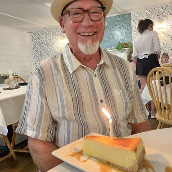 The Pearl - Birthday crème brûlée cheesecake - Beer, Wine & Spirits Near Me - Chincoteague, Virginia The Pearl - Birthday crème brûlée cheesecake - Beer, Wine & Spirits Near Me - Chincoteague, Virginia