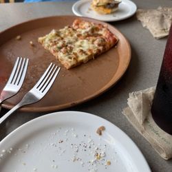 Jozwiak's Bar & Grill - Burger and sausage bellpper mushroom pizza