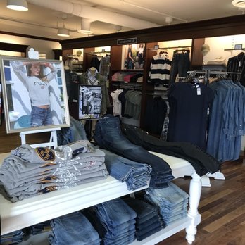Polo Ralph Lauren Factory Store - Women's Clothing Near Me - Kittery, Maine Polo Ralph Lauren Factory Store - Women's Clothing Near Me - Kittery, Maine