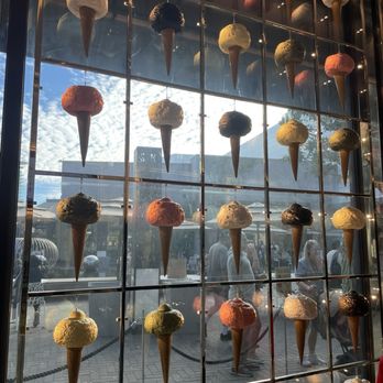 Venchi - Wall decor - Gelato Near Me - San Diego, California