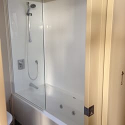 Castaways - Bathroom