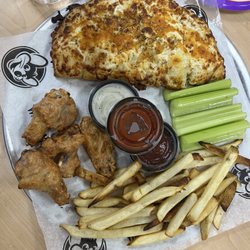 Chuck E. Cheese - App Sampler (4 wings, French Fries, Cheesy Bread) $17