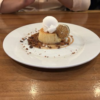 Cinco Restaurant - Flan de queso y gelado - Puerto Rican Near Me - Aguadilla, Puerto Rico