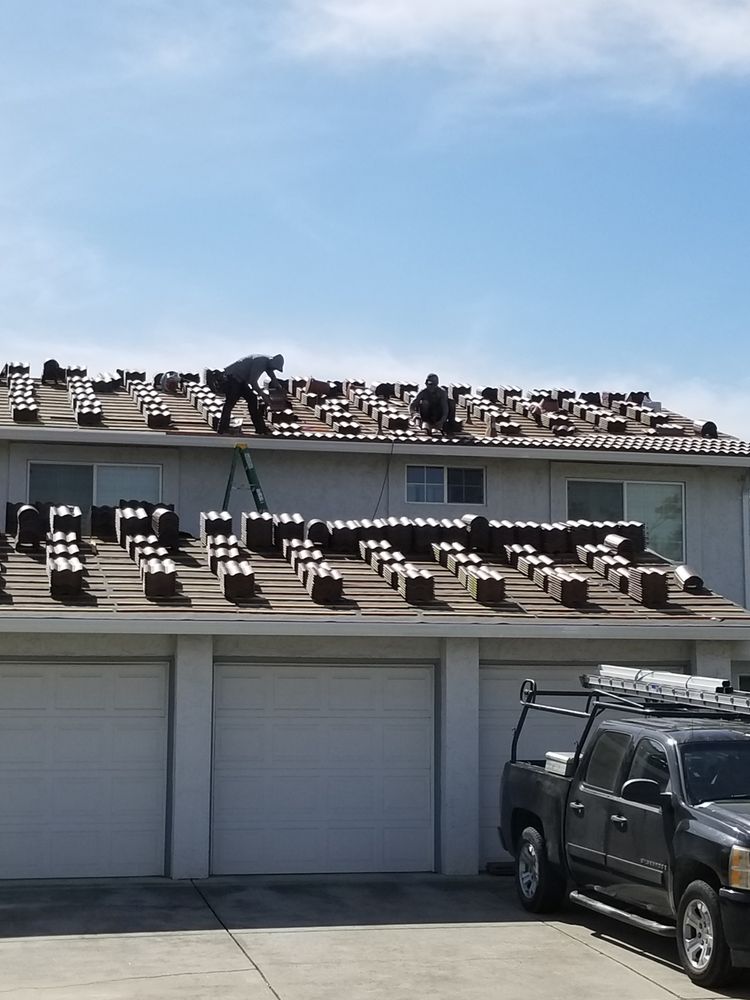 Slide of Royal Sinaloa Roofing