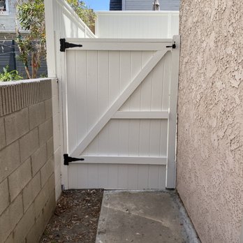 Clean Lines Custom Painting - Side gate - Painters Near Me Clean Lines Custom Painting - Side gate - Painters Near Me