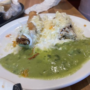 Las Fuentes - Flautas are horrible now, no more chunks of juicy white chicken just shredded up leftover chicken - Mexican Near Me - Reseda, California