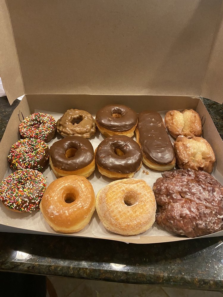 SAM’S DONUT SHOP Updated May 2024 71 Photos & 81 Reviews 3504