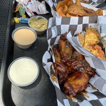 The Thirsty Chicken - Garlic Parmesan, barbecue, and lemon pepper wings - Chicken Wings Near Me - Leander, Texas