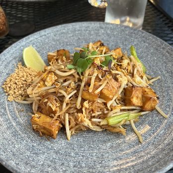 Charm Thai Restaurant - Tofu pad Thai - Thai Near Me - Portland, Oregon