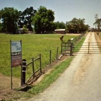 Goin To The Dogs - The entrance off Dillard, just past Pear Lane. - Pet Training Near Me Goin To The Dogs - The entrance off Dillard, just past Pear Lane. - Pet Training Near Me