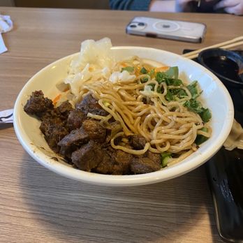Mai Shan Yun - Beef tossed ramen - Noodles Near Me - College Station, Texas Mai Shan Yun - Beef tossed ramen - Noodles Near Me - College Station, Texas