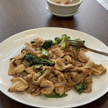 Little Thai Kitchen - Pad See Ew - Thai Near Me - Spring Valley, California Little Thai Kitchen - Pad See Ew - Thai Near Me - Spring Valley, California