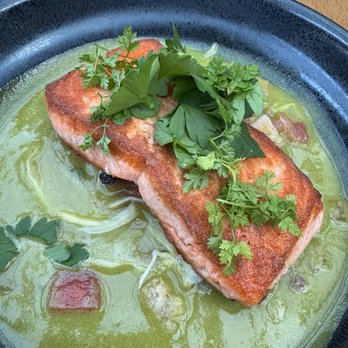 Cindy's Rooftop - King Salmon* ** - New American Near Me - Chicago, Illinois