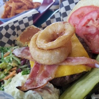 360 Smokehouse BBQ - S360 top end burger - Barbeque Near Me - Twin Bridges, California