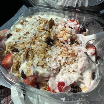 La Michoacana - Fresas con Crema (strawberries, coconut, raisins, granola, walnuts and sweet cream!) - Ice Cream & Frozen Yogurt Near Me - Detroit, Michigan