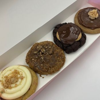 Crumbl - Lakeside - Bakeries Near Me - Omaha, Nebraska