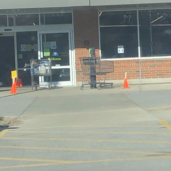ALDI - So many customer allowed in the store at once - Grocery Near Me - Overland Park, Kansas