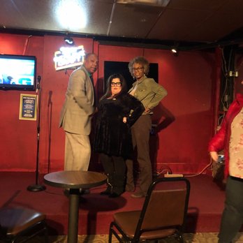 Shakers On Clark - Comedy performers - Cocktail Bars Near Me - Chicago, Illinois