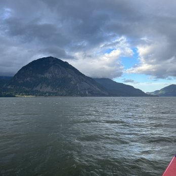 Sternwheeler Columbia Gorge Cruises - Boat Charters Near Me - Cascade Locks, Oregon