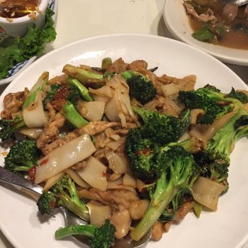Siam Garden Cafe - Pad See Eww Drunken Noodles-Tasted Good - Thai Near Me - Honolulu, Hawaii Siam Garden Cafe - Pad See Eww Drunken Noodles-Tasted Good - Thai Near Me - Honolulu, Hawaii