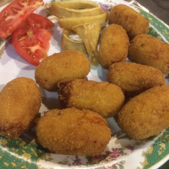 La Cervecería Deportiva - Croquettes - Tapas Bars Near Me - Madrid, M
