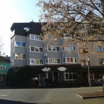 Hotel am Helmwartsturm - Haupteingang mit Kaufmann's Restautant - Hotels Near Me - Andernach, RP Hotel am Helmwartsturm - Haupteingang mit Kaufmann's Restautant - Hotels Near Me - Andernach, RP