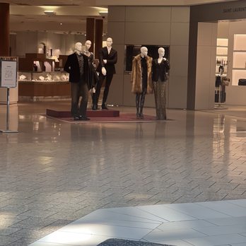 Cherry Creek Shopping Center - Neiman Marcus Models - Shopping Centers Near Me - Denver, Colorado Cherry Creek Shopping Center - Neiman Marcus Models - Shopping Centers Near Me - Denver, Colorado