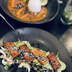 The Gate - Dragon rolls and curry