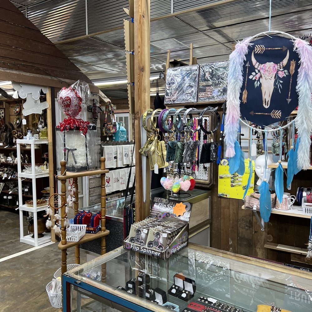 Gypsy Underground Flea Market - Hallway with booths - Flea Markets Near Me - Murfreesboro, Arkansas Gypsy Underground Flea Market - Hallway with booths - Flea Markets Near Me - Murfreesboro, Arkansas
