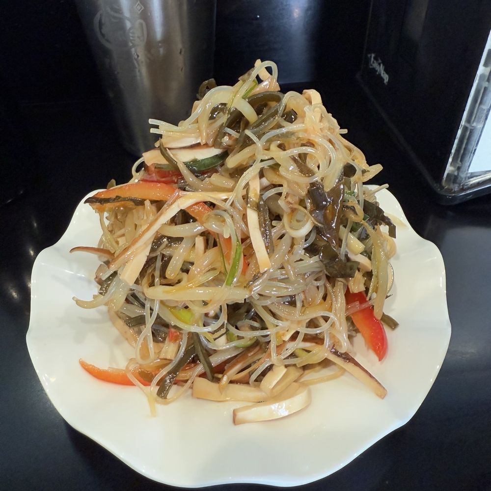 Thumbling - Marinated Seaweed and Bean Sprouts Salad - Shanghainese Near Me - West Covina, California Thumbling - Marinated Seaweed and Bean Sprouts Salad - Shanghainese Near Me - West Covina, California