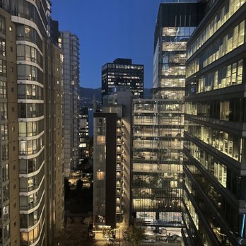 Paradox - Hotels Near Me - Vancouver, British Columbia