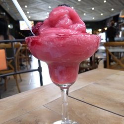 Mari & Fran - Berry margarita