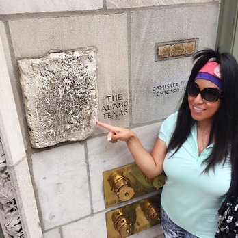 Tribune Tower - Local Flavor Near Me - Chicago, Illinois