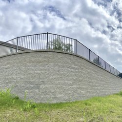 8" Rockwood Classic Retaining Wall - Lance's Landscaping - St Louis Retaining Wall Contractor