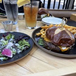 ProAbition Night Club - Prohibition burger, house salad and Arnold Palmer