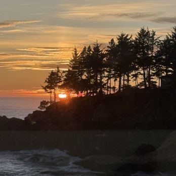 Tidal Raves - New American Near Me - Depoe Bay, Oregon