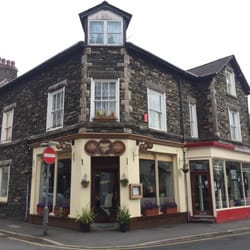 Sugar & Spice Cafe and Bistro - Cute building