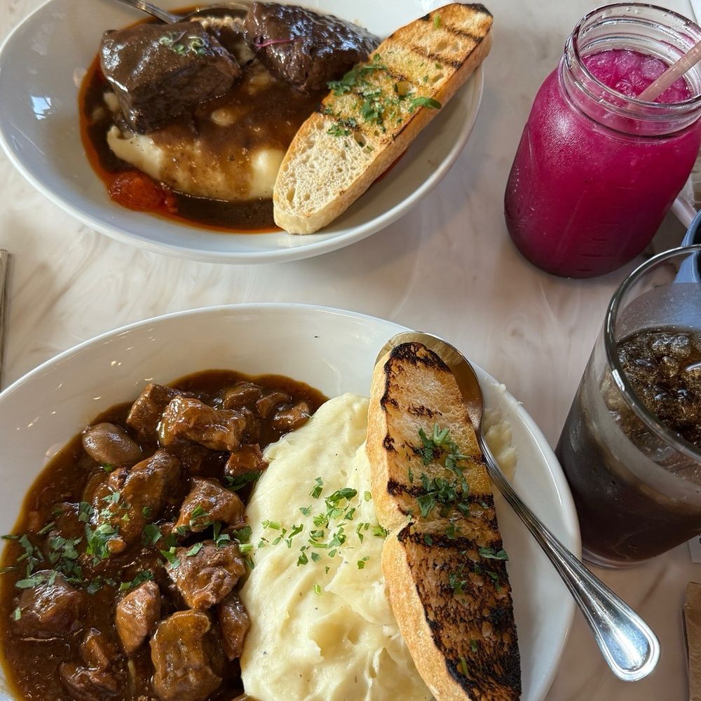 Urban Plates - Braised short ribs and Braised beef with mushrooms - New American Near Me - Davis, California Urban Plates - Braised short ribs and Braised beef with mushrooms - New American Near Me - Davis, California
