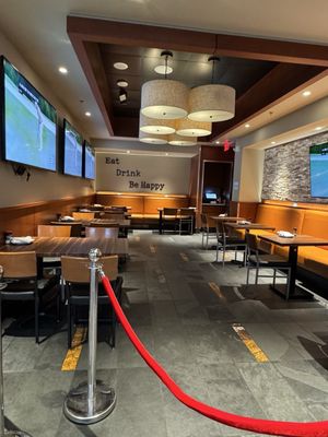 Bar Louie by null