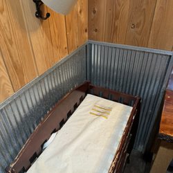Heritage Hill Brewhouse & Kitchen - The changing table in the disgusting restroom.... Amazing