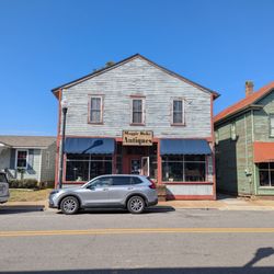 Maggie Duke Antiques